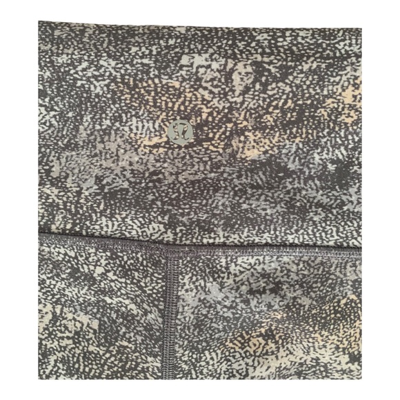 Lululemon Wunder Under cropped leggings size 10 - Picture 6 of 6